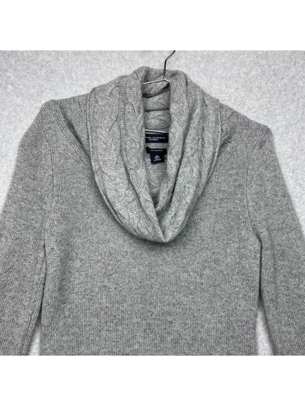 Banana Republic 100% Cashmere Sweater Cowl Neck Gray Cable Knit Quiet Luxury S - Picture 6 of 8